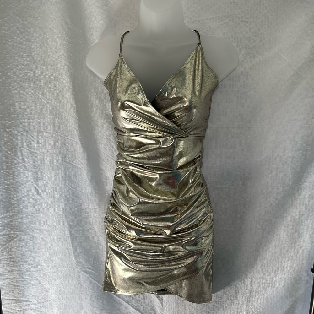 🪩 🥂 Disco New Year’s Silver Metallic Wrap Mini Cocktail Club Bodycon Dress